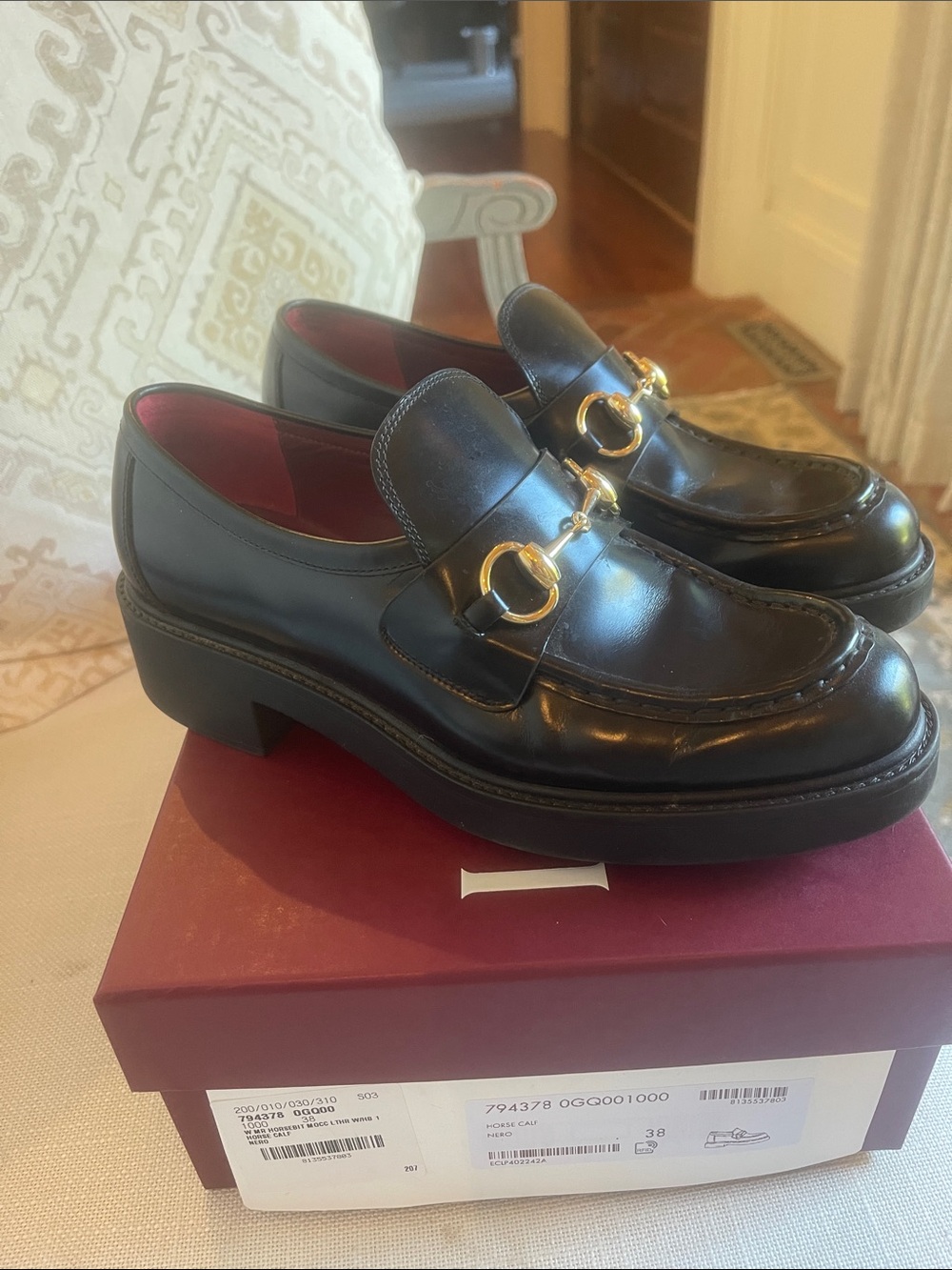 Gucci Black Leather Loafers with Gold Horsebit